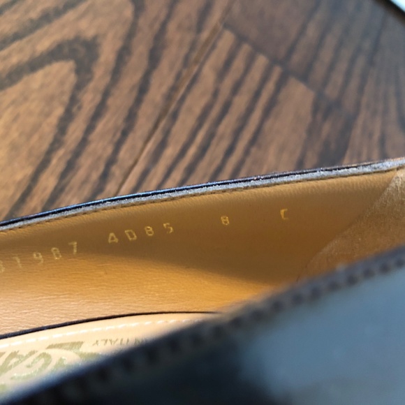 Salvatore Ferragamo brogue style brown pumps - Picture 6 of 7